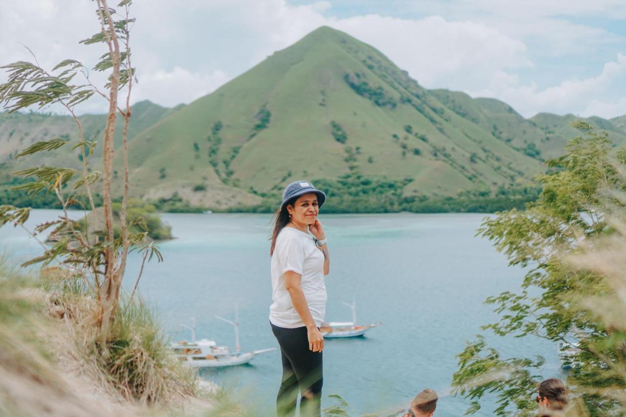 Komodoku One Love Homestay And Tour Labuan Bajo Esterno foto