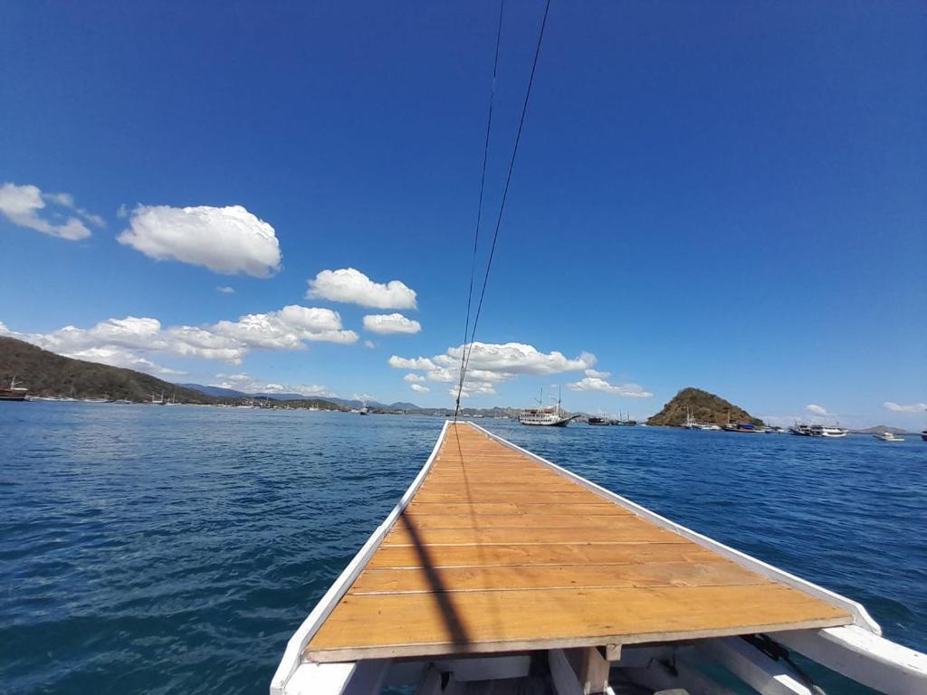 Komodoku One Love Homestay And Tour Labuan Bajo Esterno foto