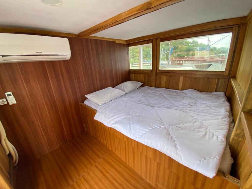 Komodoku One Love Homestay And Tour Labuan Bajo Esterno foto