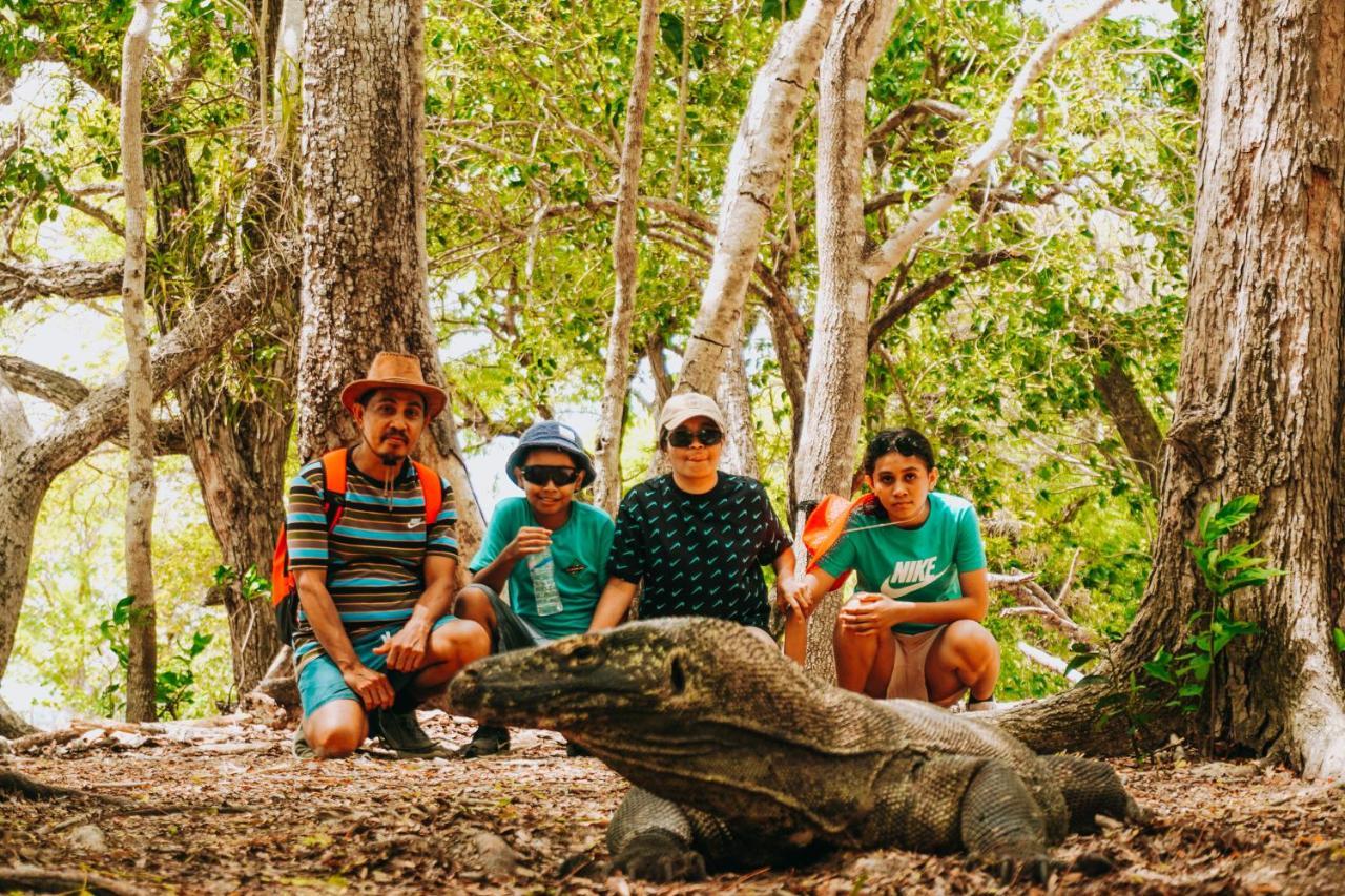 Komodoku One Love Homestay And Tour Labuan Bajo Esterno foto