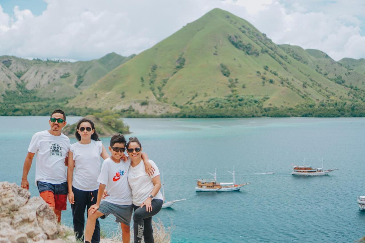 Komodoku One Love Homestay And Tour Labuan Bajo Esterno foto