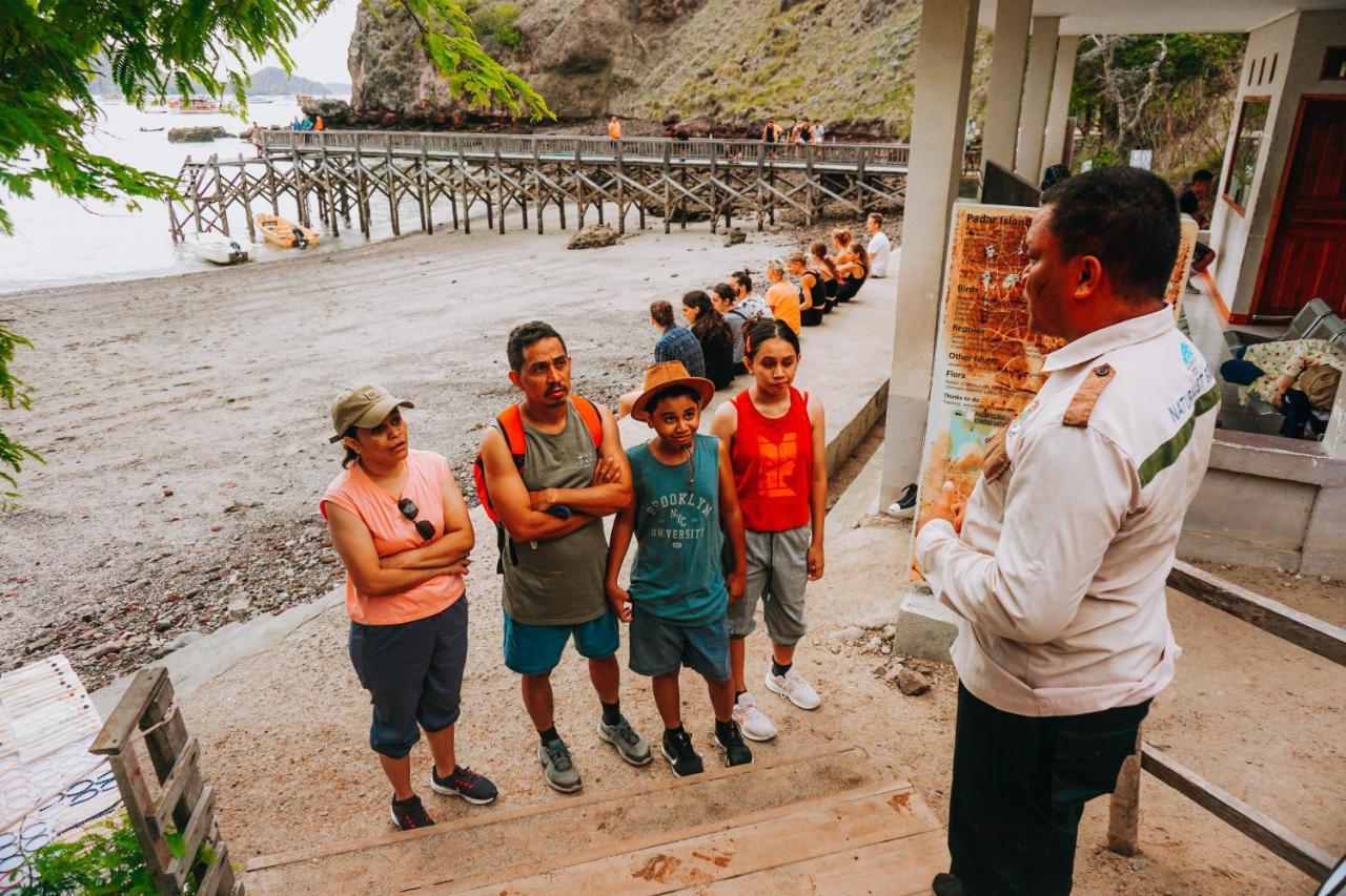 Komodoku One Love Homestay And Tour Labuan Bajo Esterno foto