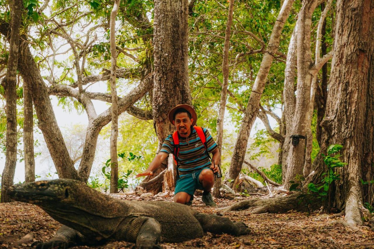 Komodoku One Love Homestay And Tour Labuan Bajo Esterno foto