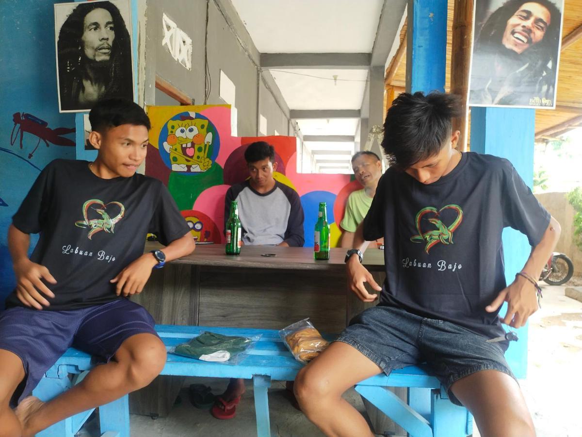 Komodoku One Love Homestay And Tour Labuan Bajo Esterno foto