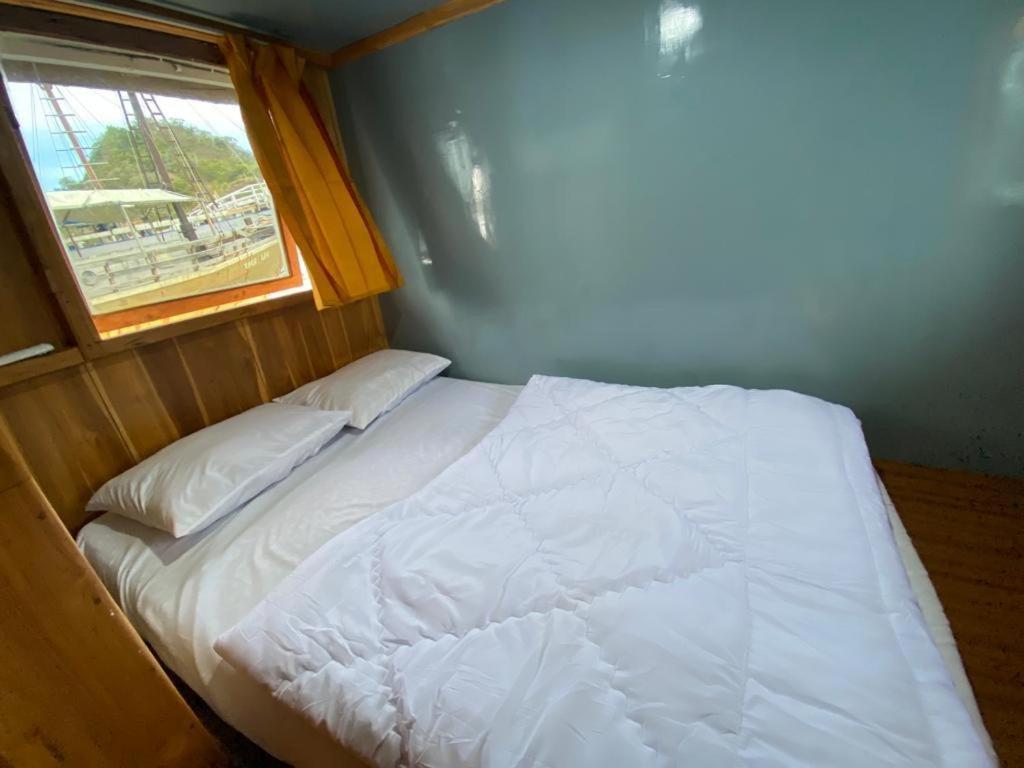 Komodoku One Love Homestay And Tour Labuan Bajo Esterno foto