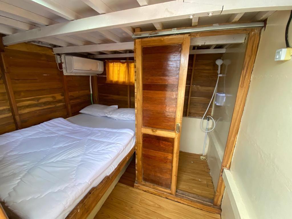 Komodoku One Love Homestay And Tour Labuan Bajo Esterno foto