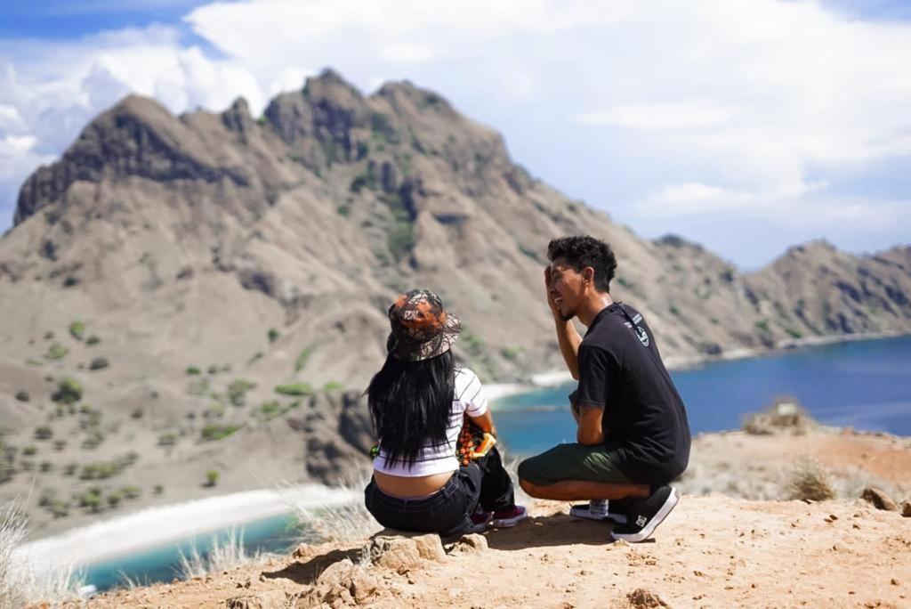 Komodoku One Love Homestay And Tour Labuan Bajo Esterno foto