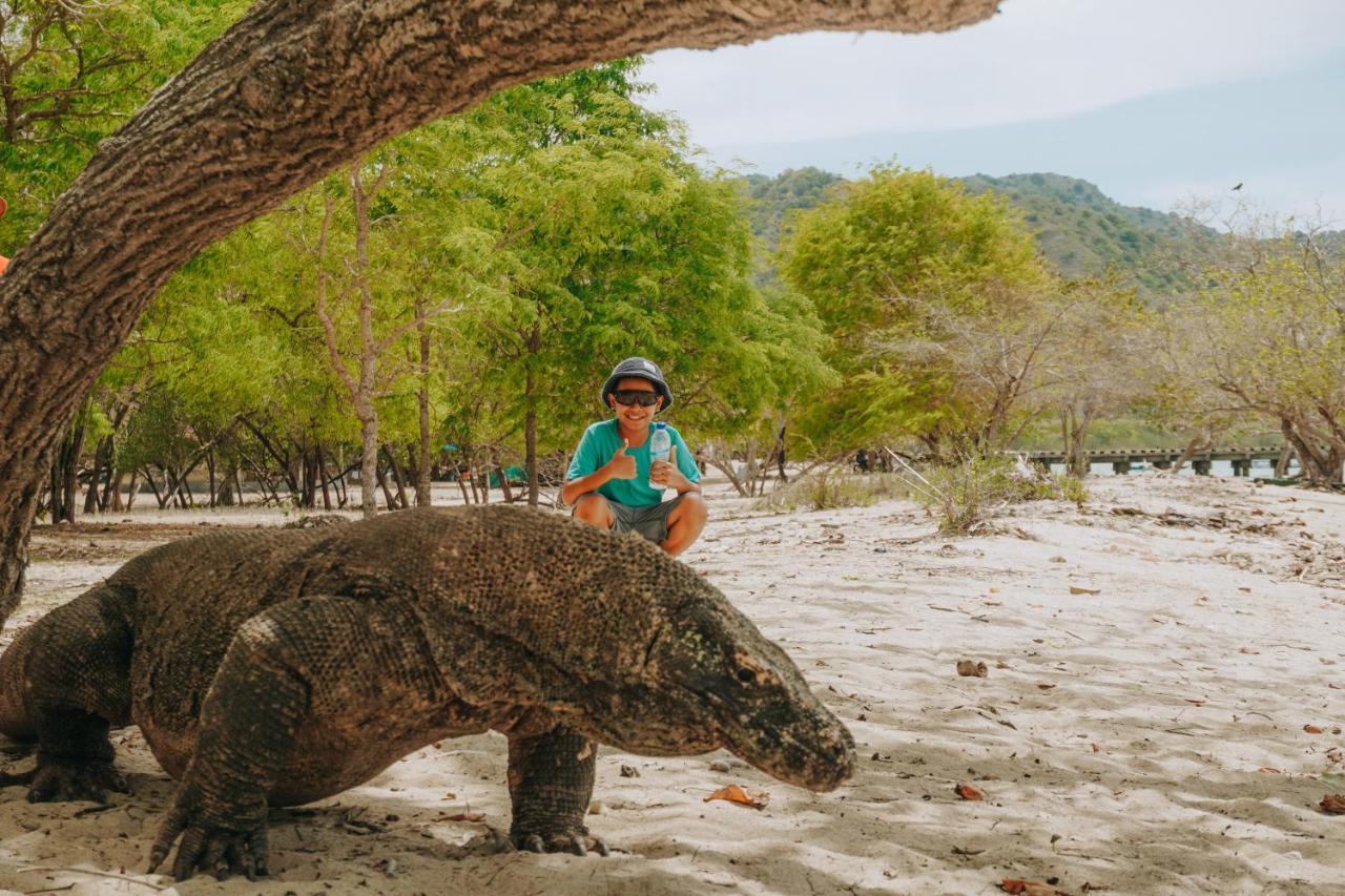 Komodoku One Love Homestay And Tour Labuan Bajo Esterno foto