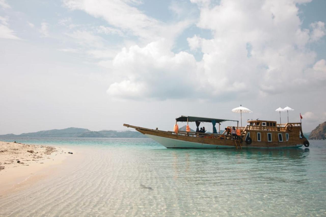 Komodoku One Love Homestay And Tour Labuan Bajo Esterno foto