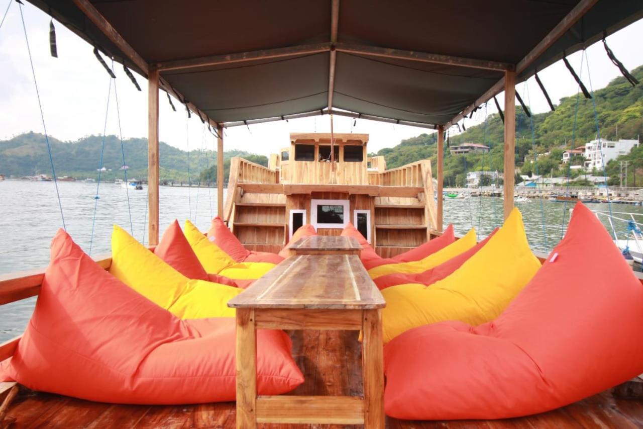 Komodoku One Love Homestay And Tour Labuan Bajo Esterno foto