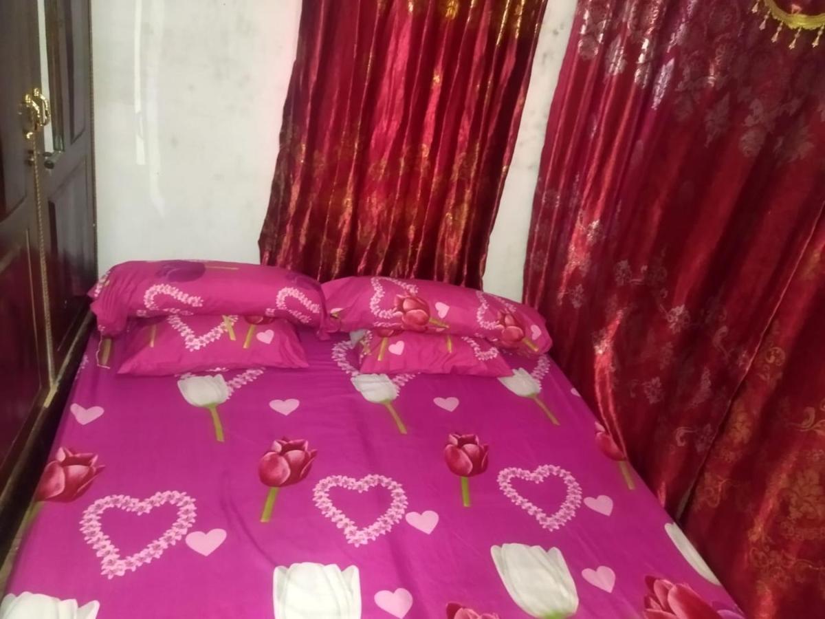 Komodoku One Love Homestay And Tour Labuan Bajo Esterno foto