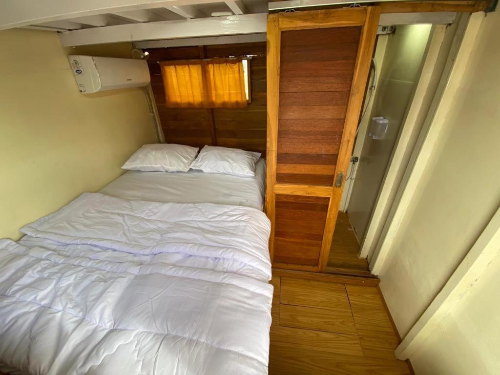 Komodoku One Love Homestay And Tour Labuan Bajo Esterno foto